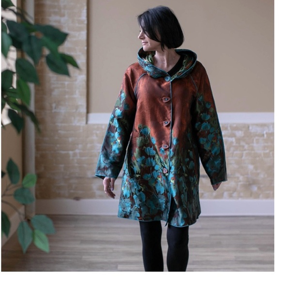 Reversible Parisian Hooded Rain Coat - Picture 2 of 15